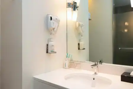 Holiday Inn Express PHUKET PATONG BEACH CENTRAL by IHG - 8