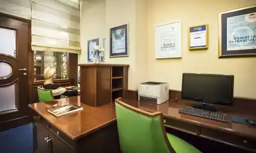 Best Western Premier Astoria - 3