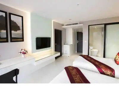 Serenotel Pattaya Beach Front - 29