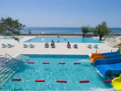 Pearl Beach Resort - Hills & Villas - 3
