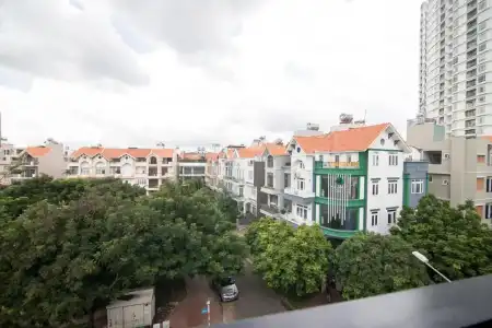 Bin Bin 7 - Near Ton Duc Thang University - 27