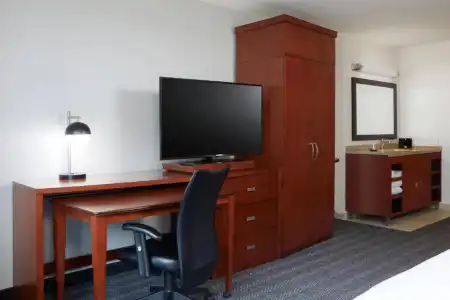 Courtyard by Marriott Los Angeles LAX/Century Boulevard - 33