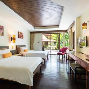 Khaolak Bay Front Resort - 38