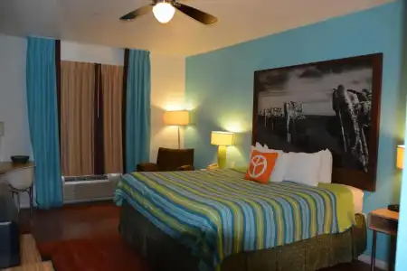 Super 8 by Wyndham Austin/Airport South - 34