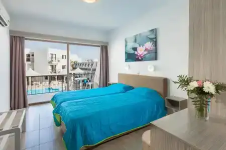 Penelope Beach Apts - 53