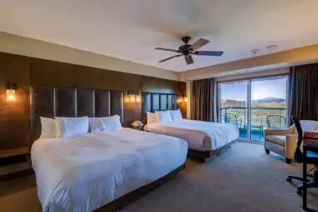 The Peaks Resort and Spa - 51