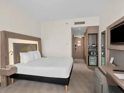 Novotel World Trade Centre Dubai - 41
