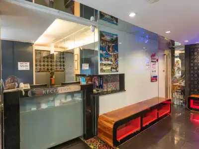 The Cozi Inn - 9