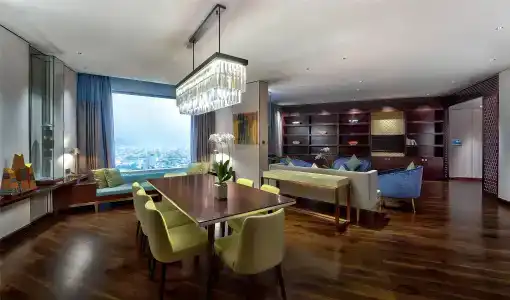 Hilton - 39