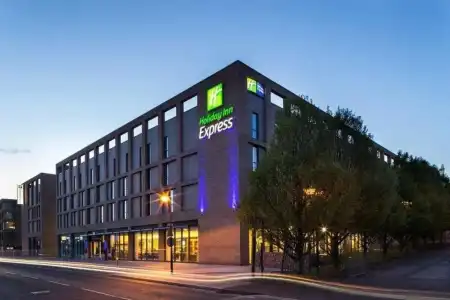 Holiday Inn Express London - ExCeL by IHG - 32