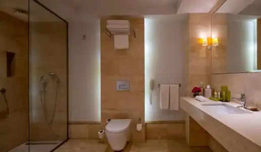 DoubleTree by Hilton Bodrum Marina Vista - 8