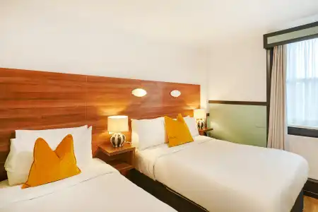 Huttons, Victoria London - 15