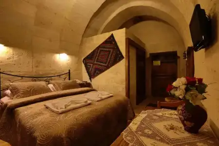 Safran Cave - 87