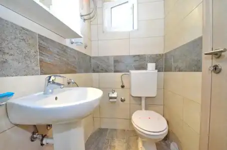 Villa Velzon Guesthouse - 8