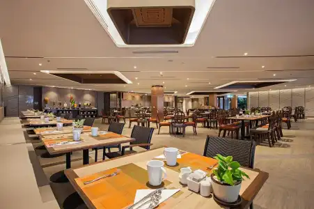 Le Meridien Khao Lak Resort & Spa - 26