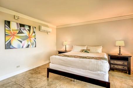 Royal Lahaina Resort & Bungalows - 1