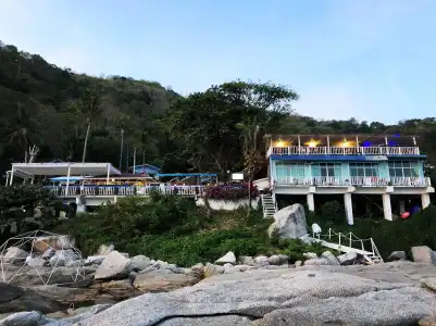 Naiharn On The Rock Resort - 9