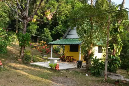 TP Hut Bungalows - 13