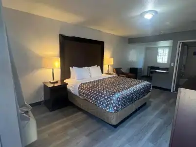 Goldstar Inn - 4