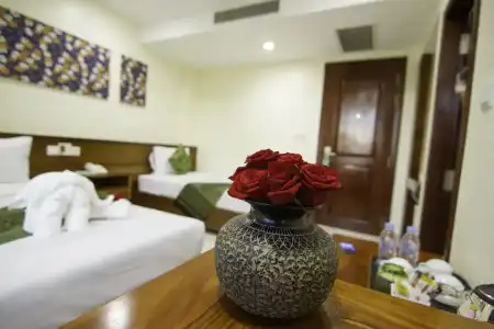 Rose Emerald - 36