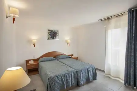 Hôtel Le Neptune - 63