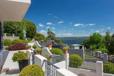 On The Point - Lake Rotorua - 152