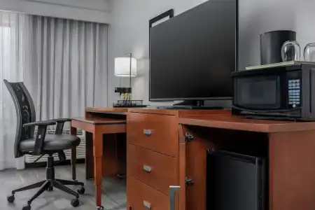 Courtyard by Marriott Houston Rice University - 26