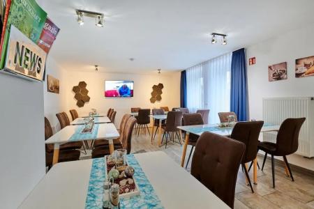 Sunny Straubing - 27