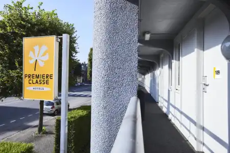 Premiere Classe Bourges (6 kms du centre-ville) - 15