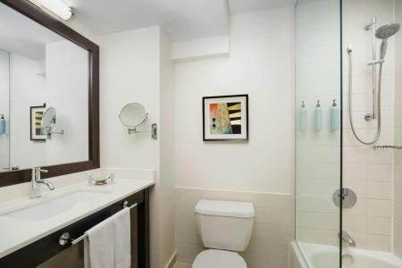 Courtyard by Marriott New York Manhattan/Times Square - 9