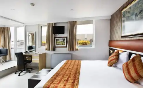 Gallery Residence & - 78