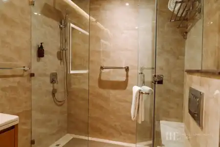 HE Apartments - 7