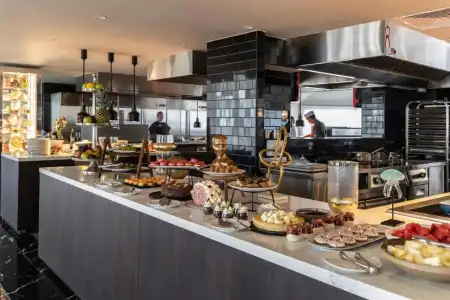 Crown Resorts Horizon - 9