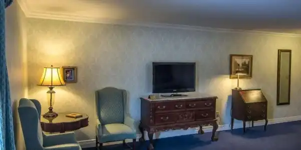 Red Coach Inn - 68