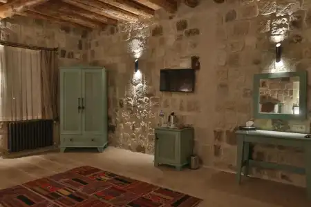 Acropolis Cave Suite - 45