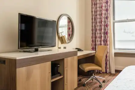 Hampton Inn Majestic Chicago Theatre District - 3