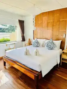 Twin Bay Resort - 290