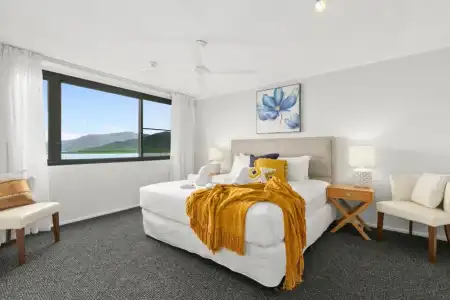 Cairns Aquarius - 92