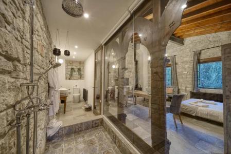 Oinou Strata - Adults Only - 94