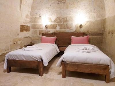 Armesos Cave - 246