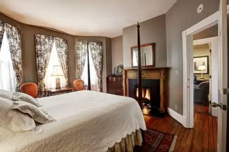 200 South Street Inn - 70