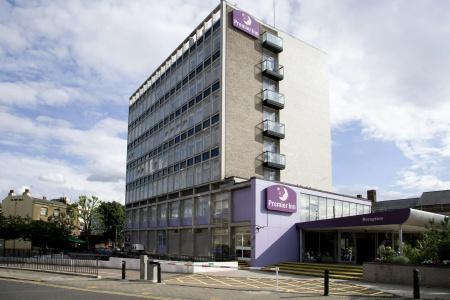 Premier Inn London Putney Bridge - 14