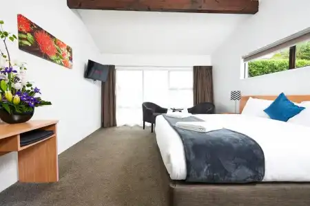 Cobblestone Court Motel – Wenzel Motels - 120
