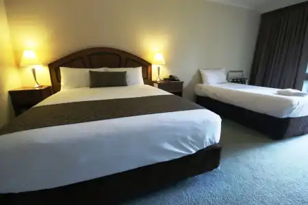 Bell Tower Inn - 3