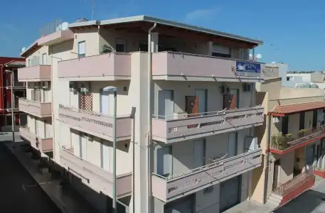 Bed and Breakfast Brezza Marina e Ristorante Shoreline - 0
