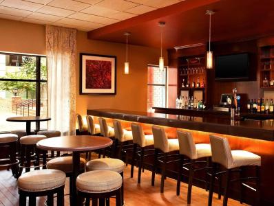 Sheraton Suites Old Town Alexandria - 17