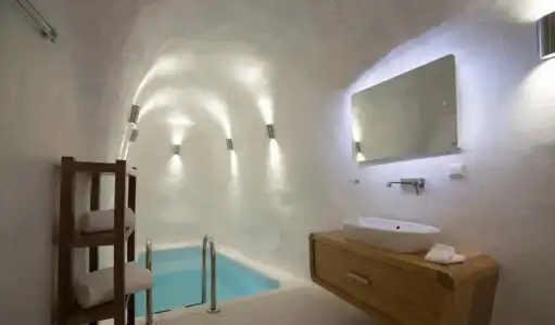 Daydream Luxury Suites - 5