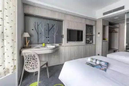 Stanford Hillview - 2