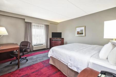 Hampton Inn & Suites Madison West - 31