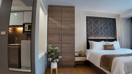 iCheck inn Residences Sukhumvit 20 - 1